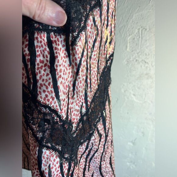 Victoria Secret Strappy Camisole Lace Trim Tank, lovely print w black lace XL - Picture 9 of 9